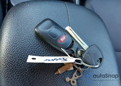 2012 Kia Sorento Lx z USA, uszkodzony, nr VIN 5XYKTDA64CG302349